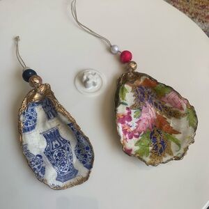 Chinoiserie Oyster Shell Decorative Ornaments or Trinkets